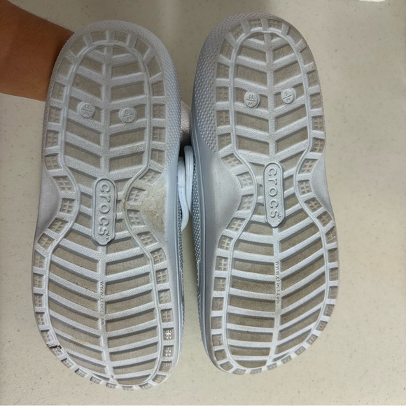 Crocs Pastel Blue and White Fleece-Lined Clogs size M 9 / W 11 Unisex - Picture 3 of 8